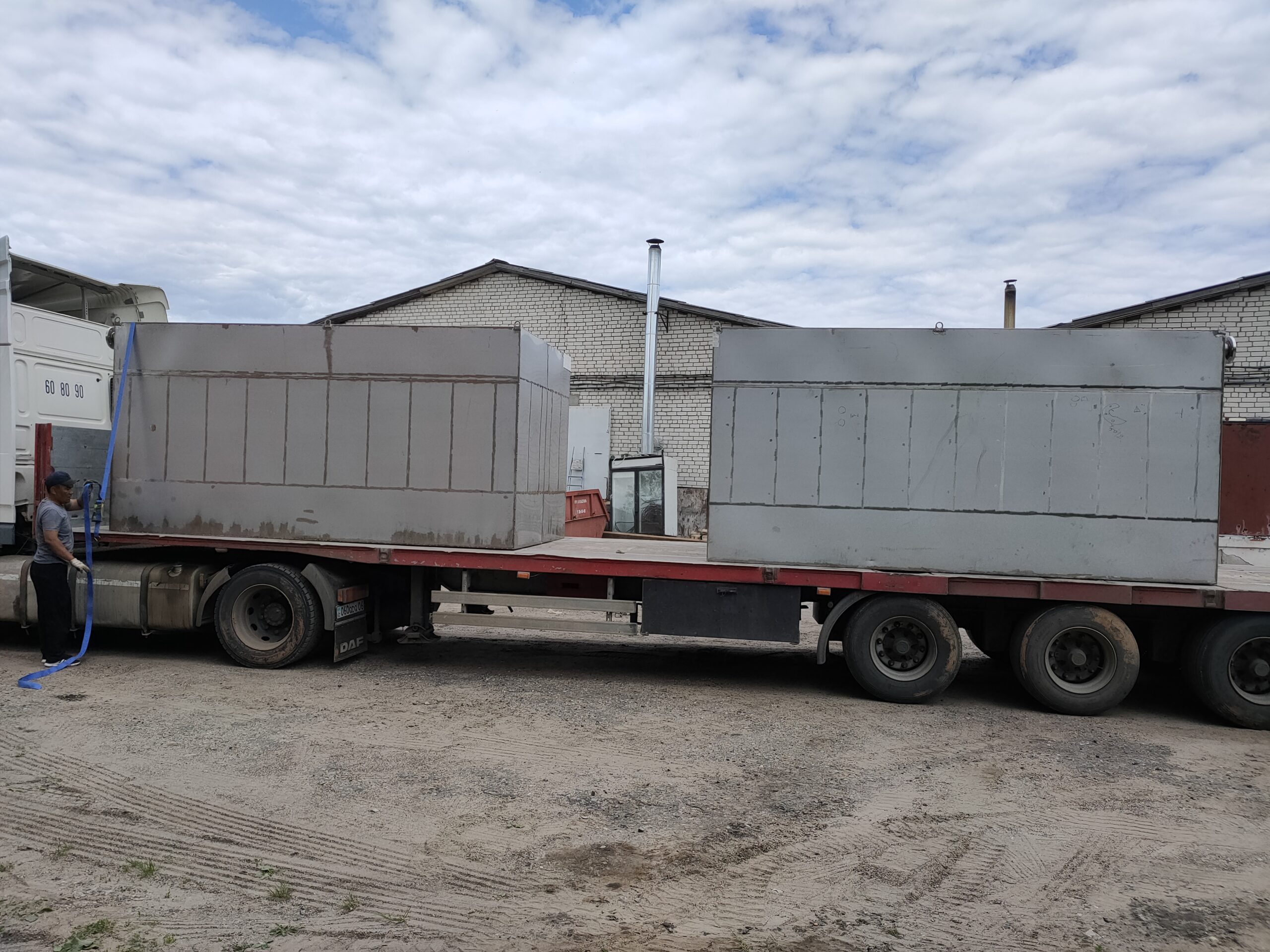 Емкость из нержавеющей стали разного объема для хранения продукта